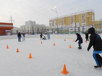 На каникулах – на лед всей семьей     