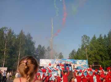 ABGA7E-dUNs