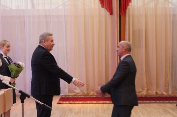 Также во время церемонии награждения были вручены почетные знаки «Почетный строитель России», благодарности от Министерства строительства и жилищно-коммунального хозяйства России и Министерства энергетики России. 