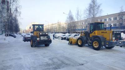 Вывоз снега продолжается Вывоз снега продолжается