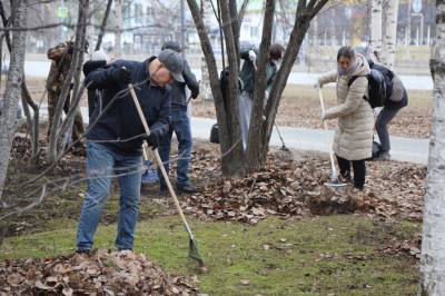 В Нижневартовске проходят городские субботники
