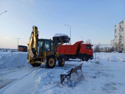 Патрульная очистка дорог и дворов от снега Патрульная очистка дорог и дворов от снега