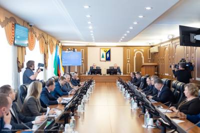 Депутаты Нижневартовска готовятся к очередному заседанию Думы Депутаты Нижневартовска готовятся к очередному заседанию Думы