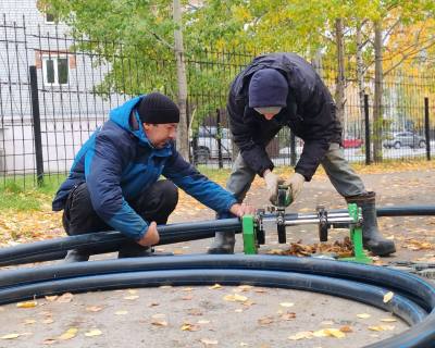 В 16-м микрорайоне монтируют современную систему освещения 