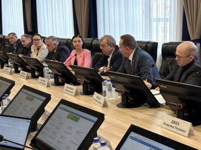 Депутаты обсудили проблемы капремонта и замены лифтового оборудования Депутаты обсудили проблемы капремонта и замены лифтового оборудования