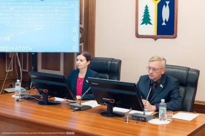 Депутаты готовятся к очередному заседанию Депутаты готовятся к очередному заседанию