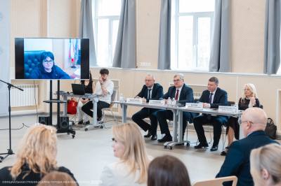 В Нижневартовске выбрали лучшие студенческие работы для участия в региональном этапе проекта «Мои наставники» В Нижневартовске выбрали лучшие студенческие работы для участия в региональном этапе проекта «Мои наставники»